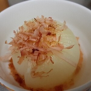 ５分で出来る春の贈り物！新玉ねぎの丸ごとレンジ蒸し